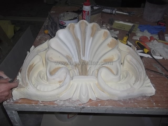 Kapı başları için üretilen poliüretan taç